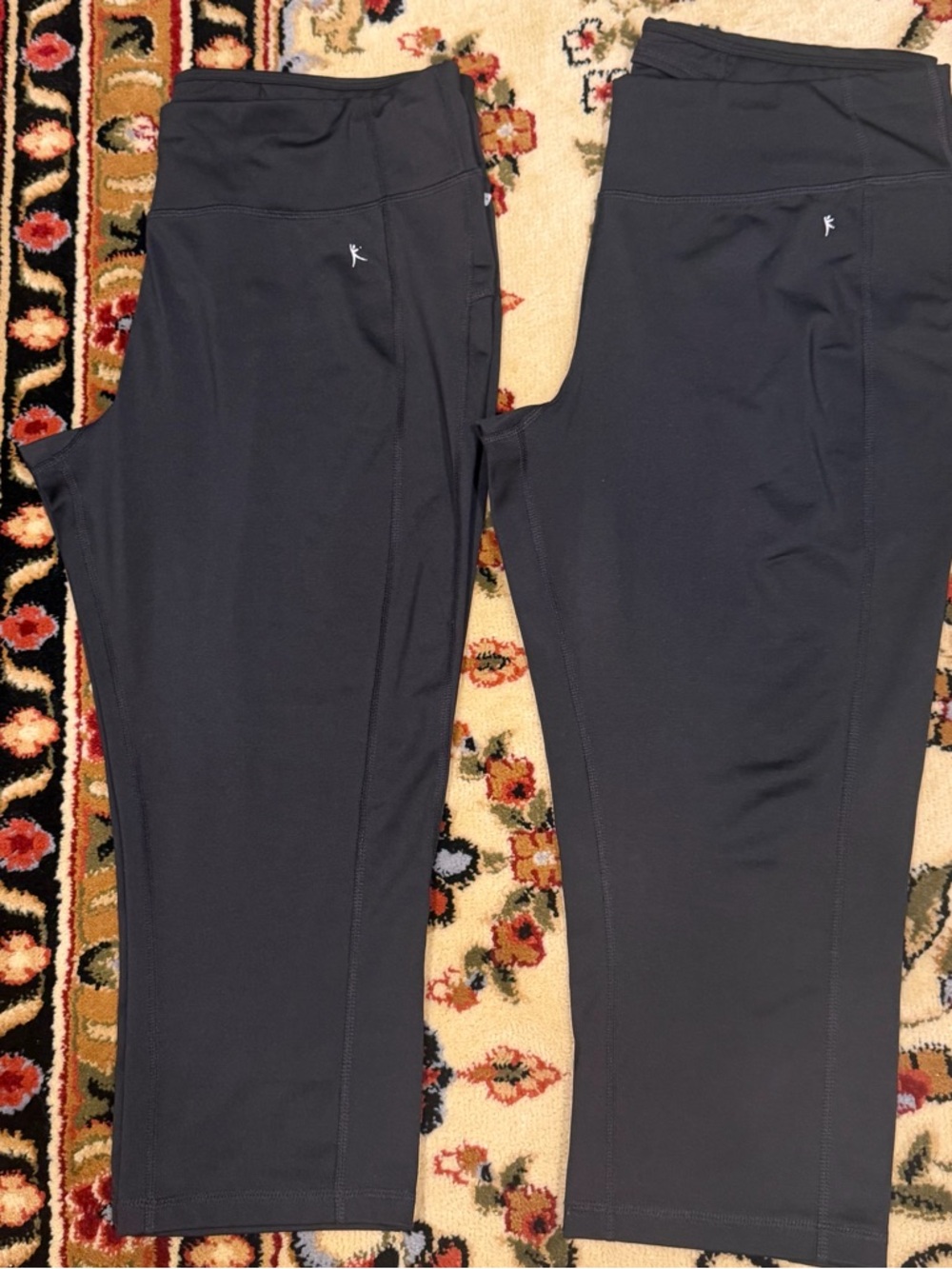 Danskin Now 2 Fitted Athletic Capri Leggings